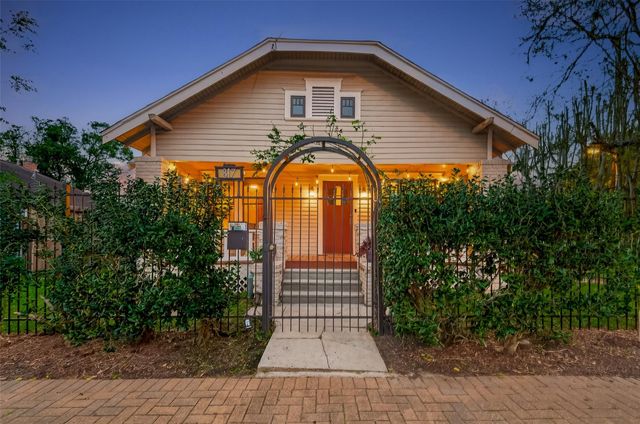 817 Henderson, Houston, TX, 77007