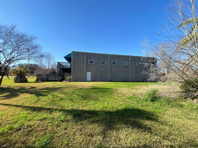120 Silverbell, Lake Jackson, TX, 77566