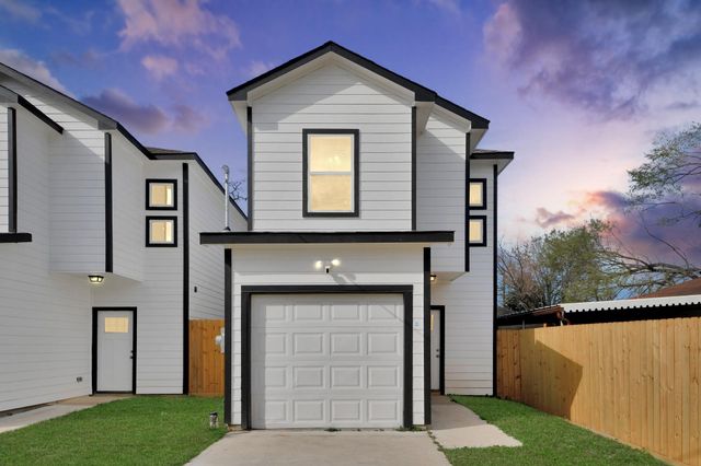 4013 Elmwood St — Sunnyside Views