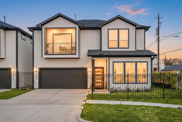 1302 Grove St — Plaza Ests/Market