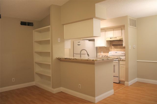 2120 El Paseo, Houston, TX, 77054