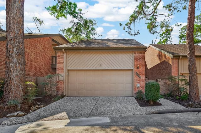  262 Sugarberry Cir, Houston, TX 77024