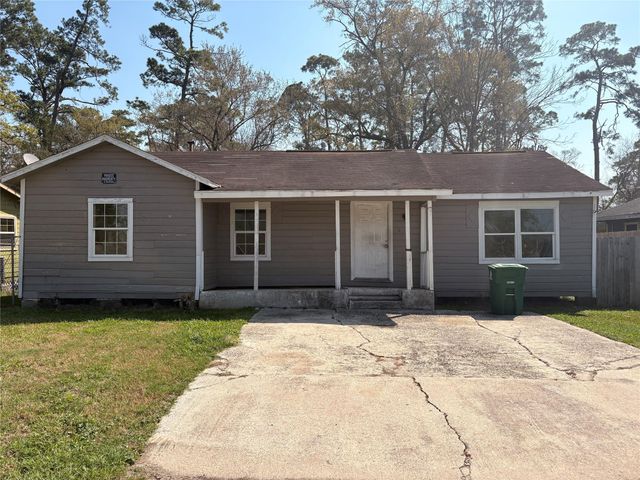 9422 Crestview Dr — Chatwood Place Sec 03