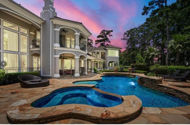  8107 St Michaels Crest Ln, Humble, TX 77396