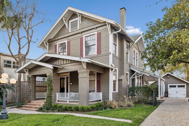 1108 Hyde Park Blvd — Hyde Park