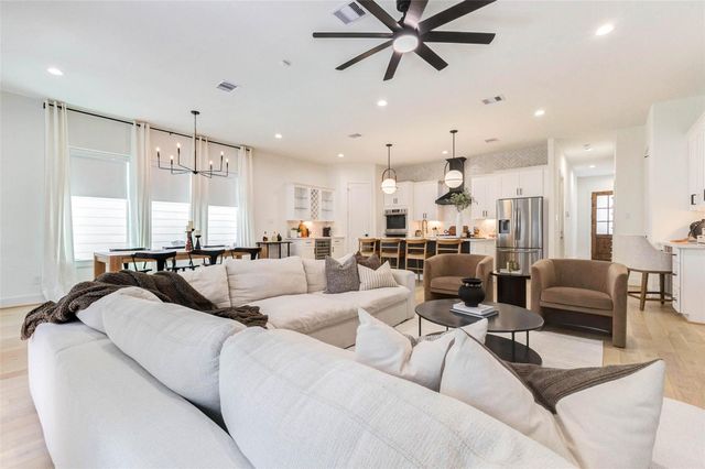 1922 Hoskins, Houston, TX, 77080