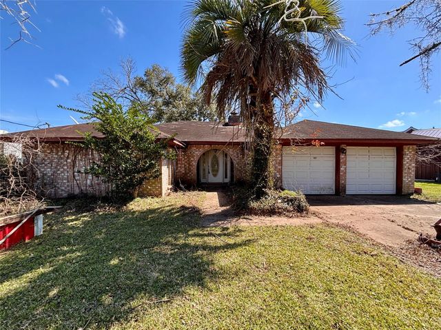 437 Bluebonnet, Jones Creek, TX, 77541