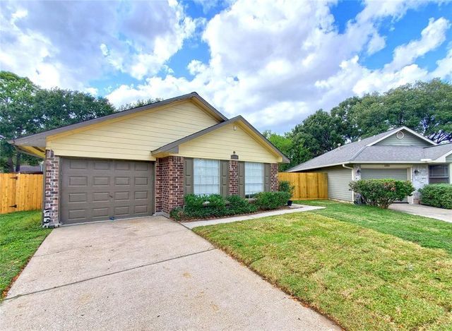  11011 Shadowfield Dr, Houston, TX 77064