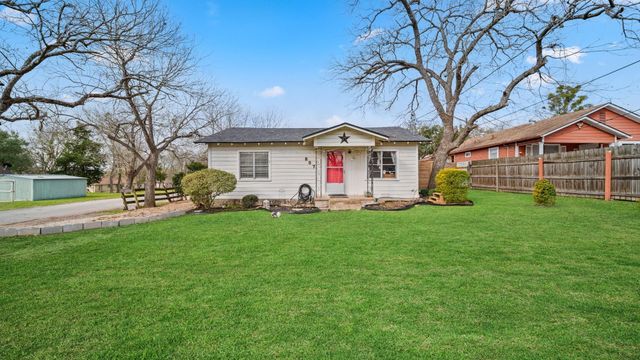 807 Burleson, Brenham, TX, 77833