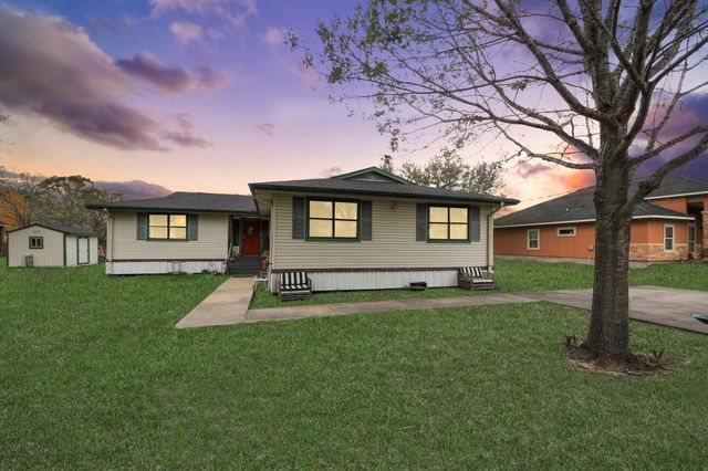 3518 Kansas, Fresno, TX, 77545