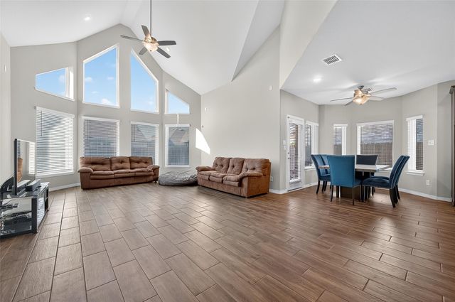  1122 Vidalia Onion Dr, Richmond, TX 77406