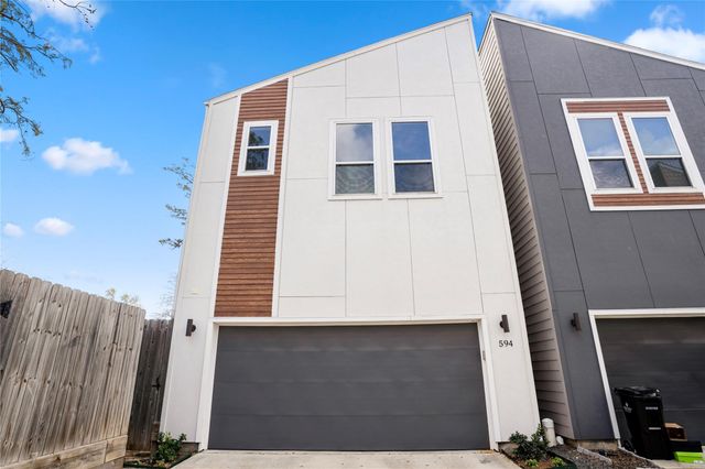 594 Janisch Rd — Independence Gardens