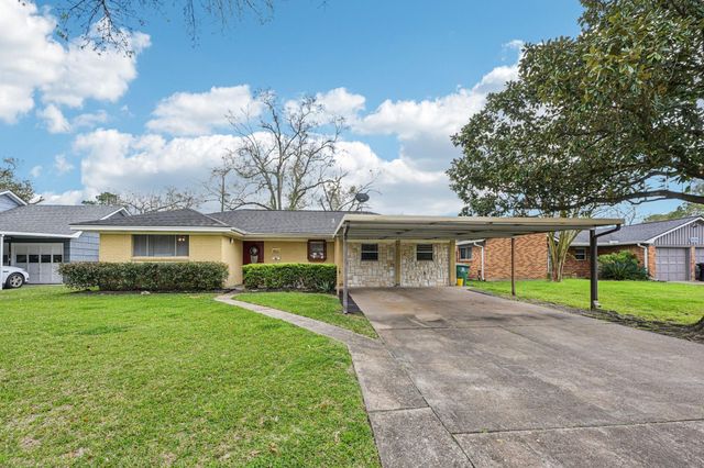 9631 Carousel Ln — Campbell Woods