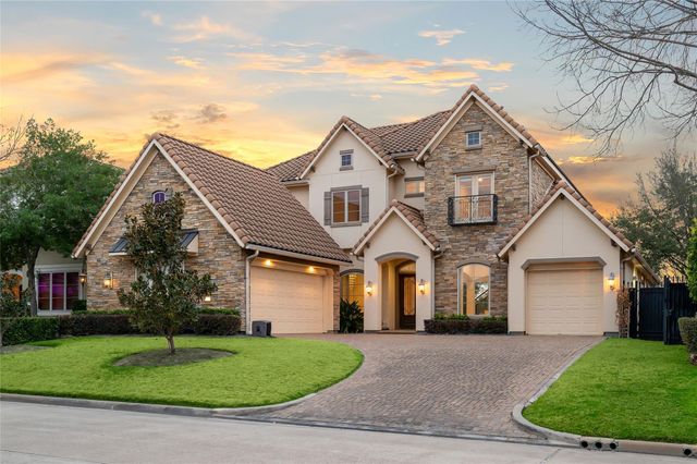 11614 Montmarte Blvd — Royal Oaks Country Club