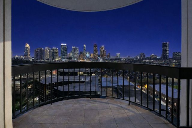 5001 Woodway, Houston, TX, 77056
