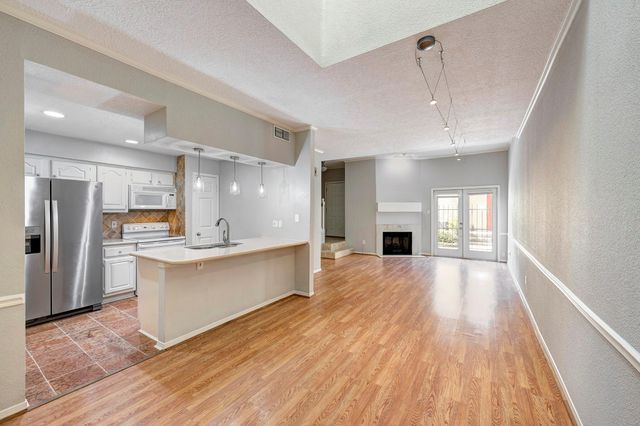  7350 Kirby #24, Houston, TX 77030