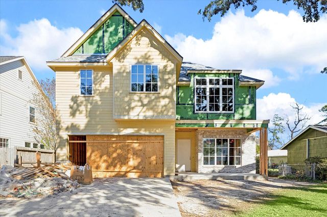 1050 W 42nd St — Garden Oaks