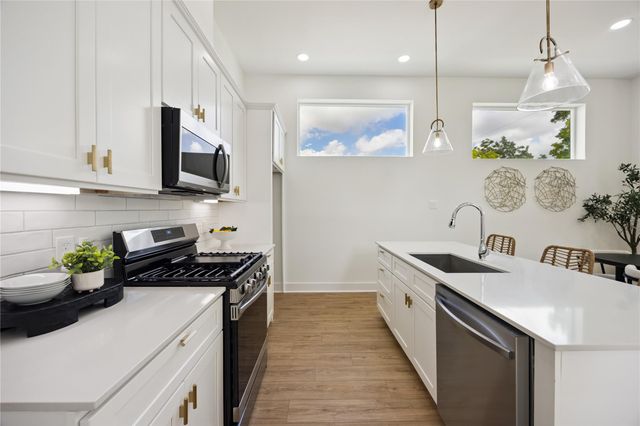 835 Rachel St D — Rachel Manor