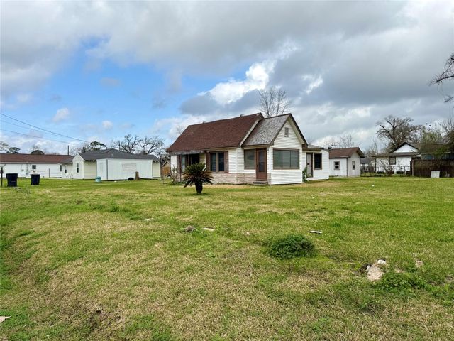 2405 Mann St — Patton U/R