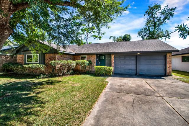 8903 Alcott Dr — Hollister Place