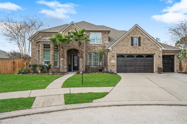 13906 Lake Benbrook Dr — Waters Edge