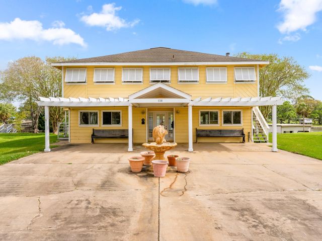  138 Vivian St, Brazoria, TX 77422