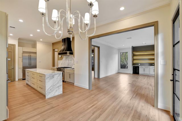 74 Briar Hollow Ln — Briar Hollow Estates