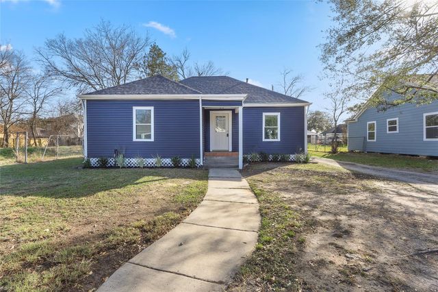 4516 Normandy Way — Southern Village Sec 01