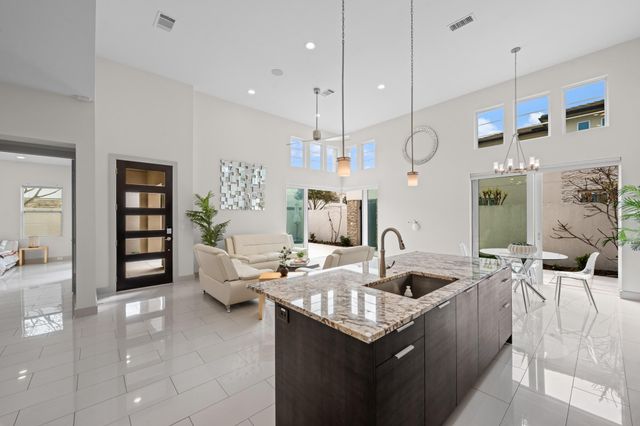 11511 Royal Plain Ave — Royal Oaks Ctyd Vls Amd P