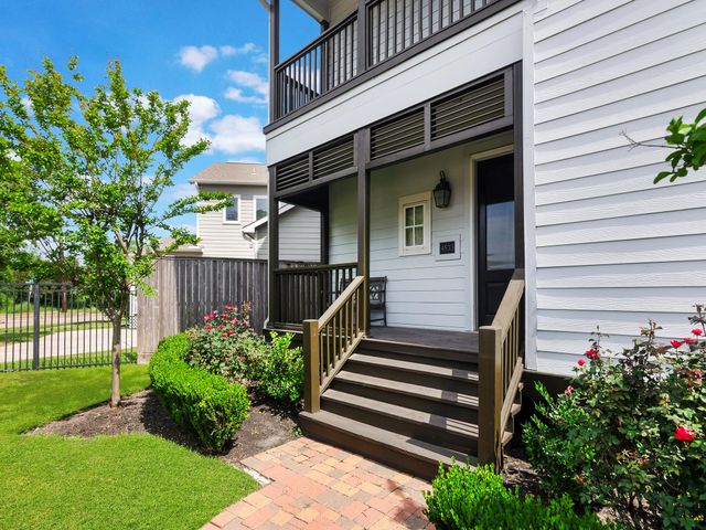 4533 Polk St — Eastwood