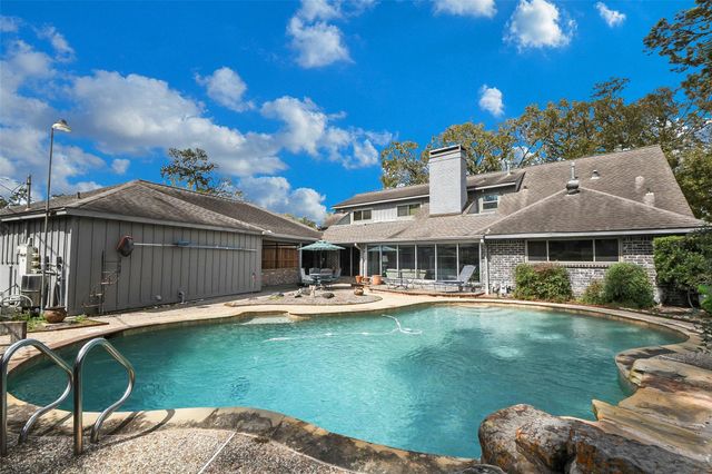 1123 Candlelight Ln — Shepherd Park Plaza Sec 04