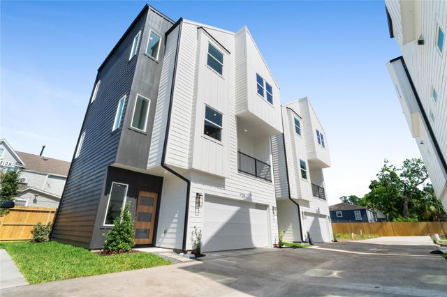 1116 Hogan St — Villas at Hogan