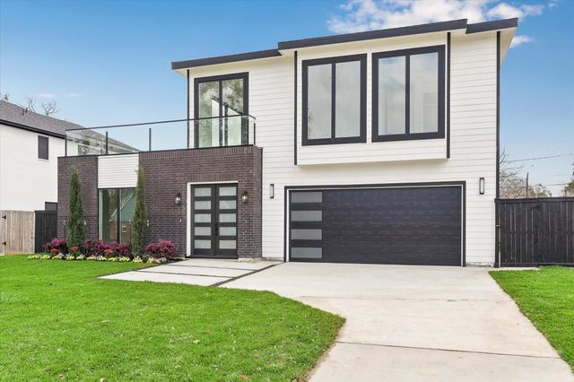 1302 Springrock Ln — Long Point Woods Sec 03