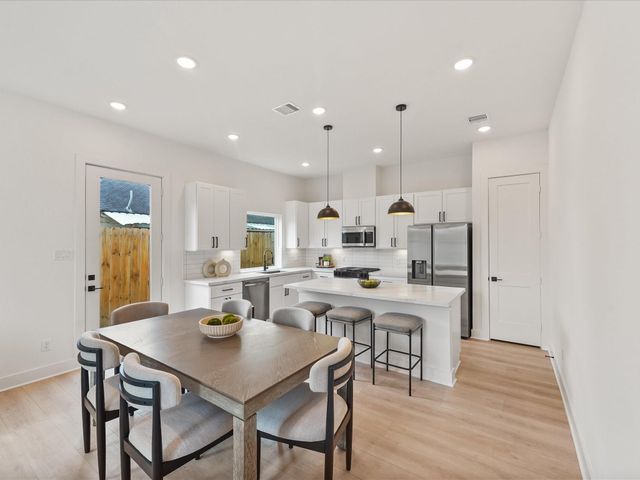 243 Rebecca St F — Rebecca Landing