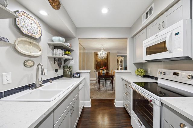  7555 Katy Fwy Fwy #138, Houston, TX 77024