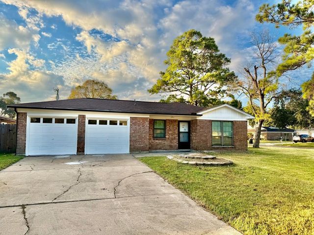 620 Circle, Alvin, TX, 77511