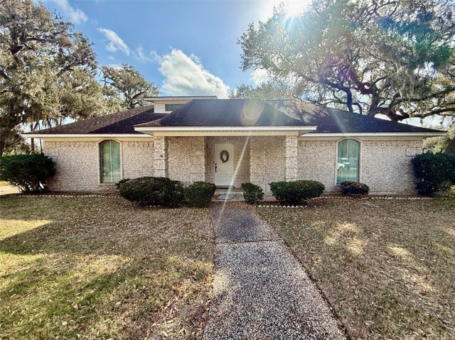  175 Freeman Blvd, West Columbia, TX 77486