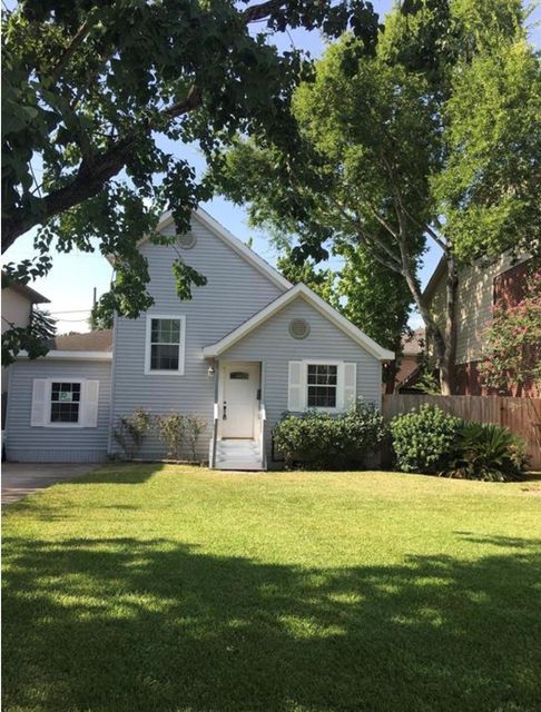 4416 Holt, Bellaire, TX 77401
