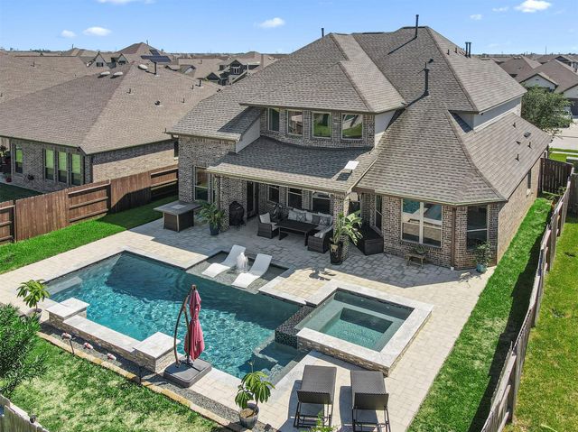  13018 Wintery Tide Dr, Texas City, TX 77568