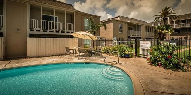 215 Postoffice, Galveston, TX, 77550