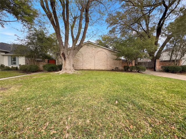  10726 Sugar Hill Dr, Houston, TX 77042