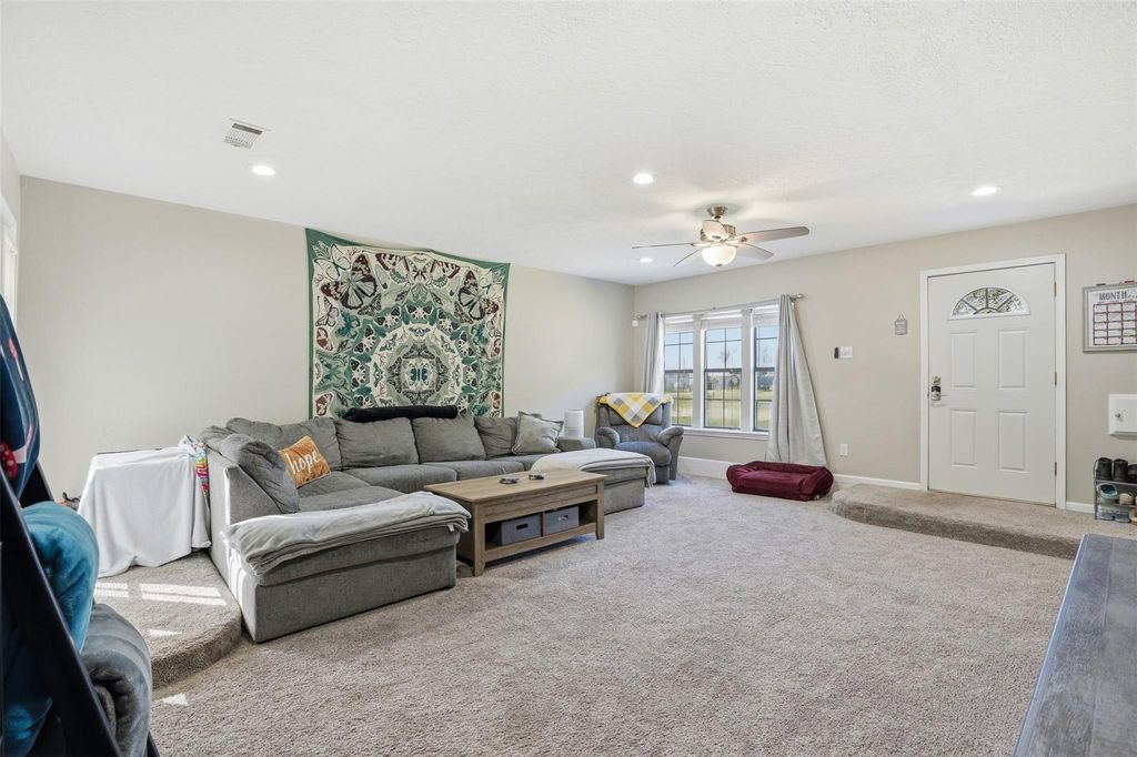 914 Temple Cir — photo 3