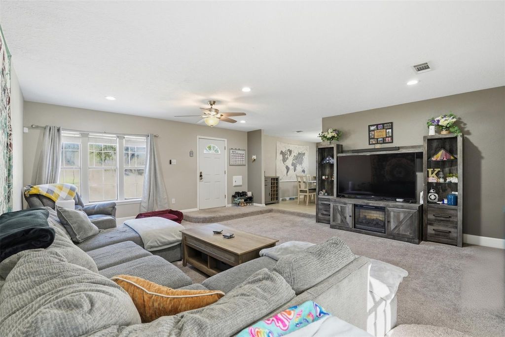 914 Temple Cir — photo 4