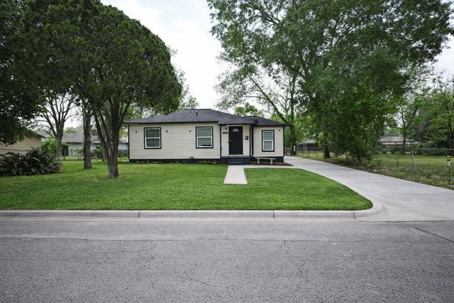 916 Parkway, Baytown, TX, 77520