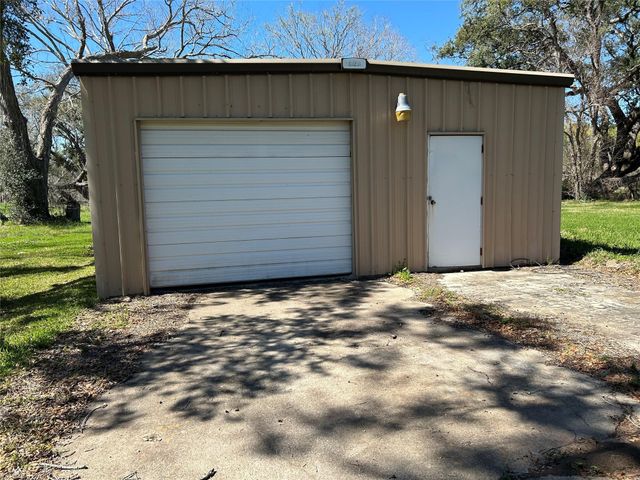 342 Bluebonnet, Jones Creek, TX, 77541