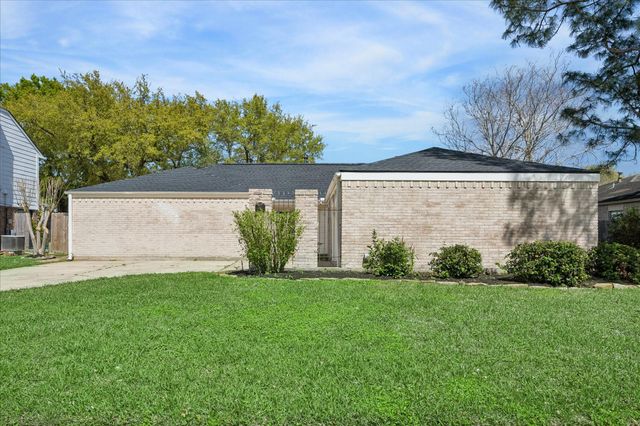  14907 Aspen Hills Dr, Houston, TX 77062