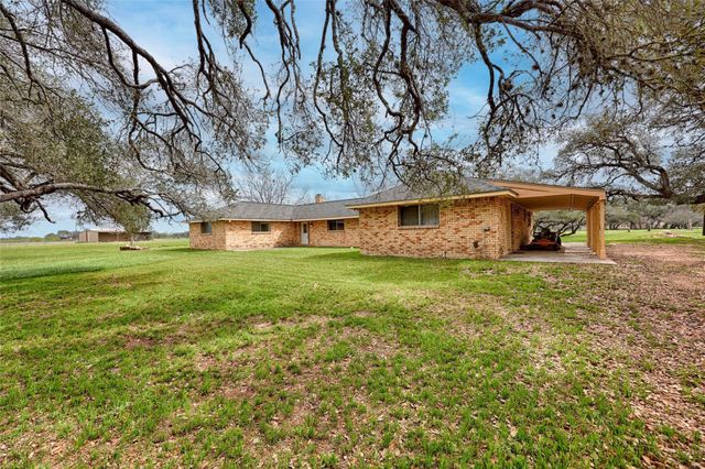 341 County Road 233, Hallettsville, TX, 77964