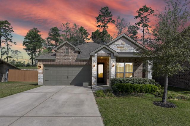  6294 Wedgewood Hills Dr, Conroe, TX 77304