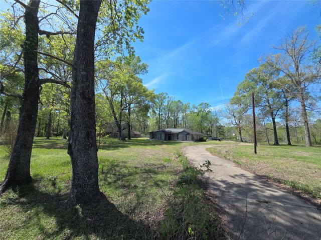 17866 Magnolia Ln, New Caney, TX 77357