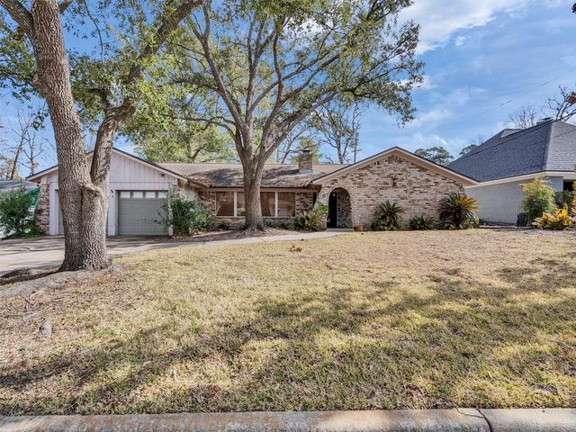 8 Shadowood, Conroe, TX, 77304